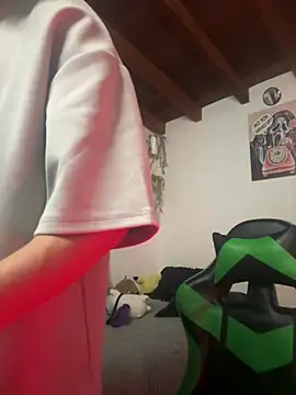 Snapshot of Valentino_Xander chatting on February 27, 4:23 am Valentino Xander online show from February 27, 4:23 am