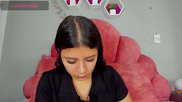 Snapshot of EngelStone chatting on December 24, 11:49 am EngelStone online show from December 24, 11:49 am