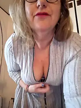 Snapshot of Mara-24 chatting on February 16, 2:32 pm Mara-24 online show from February 16, 2:32 pm