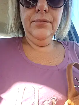 Snapshot of Mara-24 chatting on November 5, 9:53 am Mara-24 online show from November 5, 9:53 am