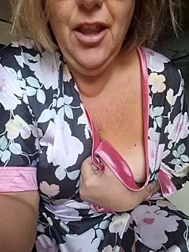 Snapshot of Mara-24 chatting on November 6, 12:06 pm Mara-24 online show from November 6, 12:06 pm