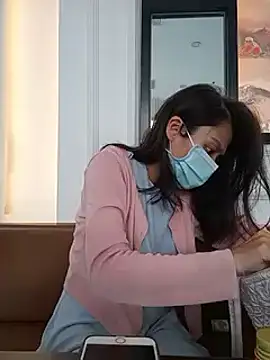 Snapshot of Hera_hera chatting on January 1, 9:28 am Hera hera online show from January 1, 9:28 am