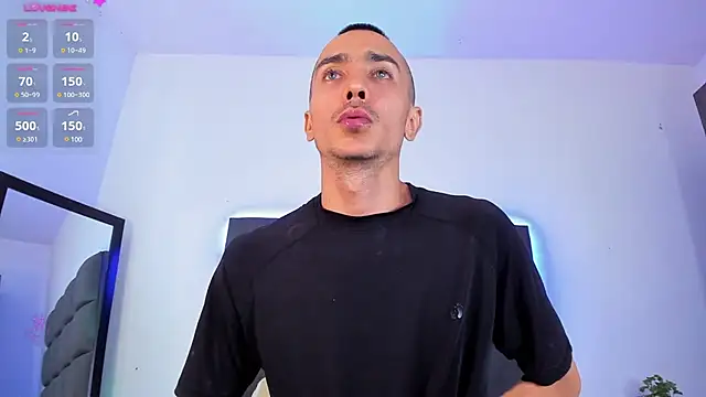 Snapshot of steven_hott8 chatting on February 9, 6:26 pm steven hott8 online show from February 9, 6:26 pm