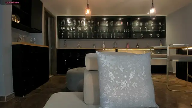 Snapshot of NatyFerrer_ chatting on February 28, 10:30 am NatyFerrer online show from February 28, 10:30 am