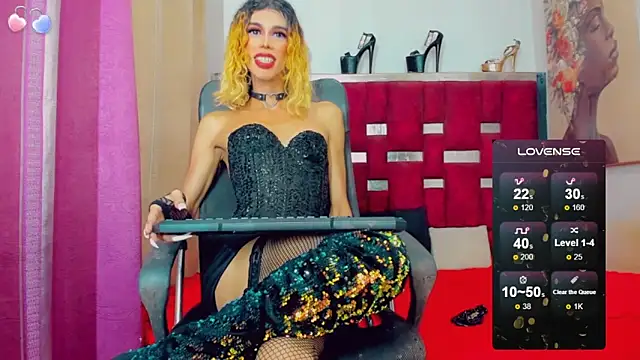 Snapshot of dirtycock2002 chatting on December 9, 8:00 am dirtycock2002 online show from December 9, 8:00 am