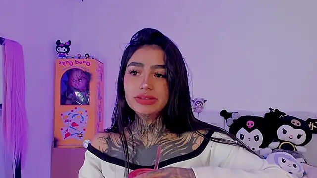 Snapshot of shadowcatt_ chatting on November 4, 10:09 pm shadowcatt online show from November 4, 10:09 pm