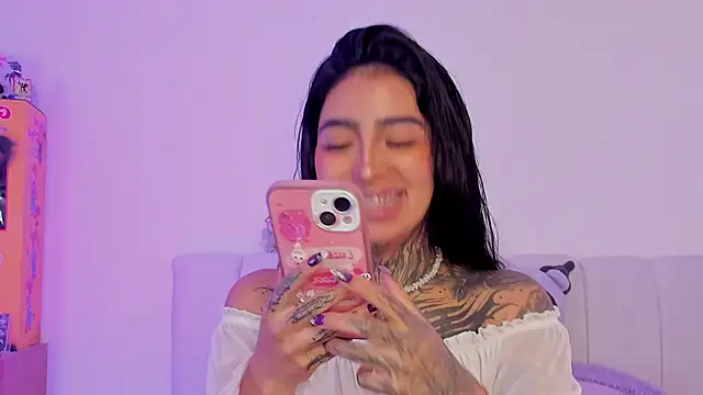 Snapshot of shadowcatt_ chatting on November 28, 8:44 pm shadowcatt online show from November 28, 8:44 pm