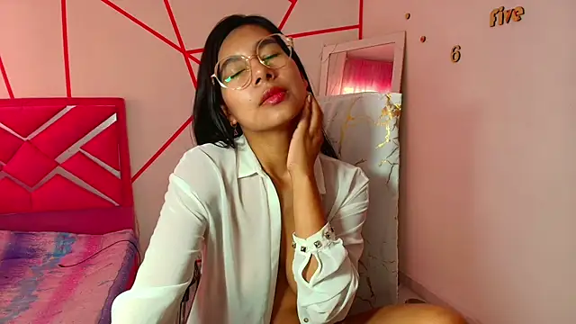 Snapshot of _Jessi29_ chatting on January 19, 2:17 pm  Jessi29  online show from January 19, 2:17 pm