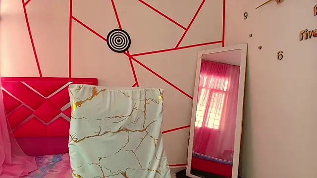 Snapshot of _Jessi29_ chatting on February 9, 5:43 pm  Jessi29  online show from February 9, 5:43 pm