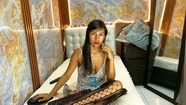 Snapshot of _Jessi29_ chatting on October 6, 9:01 pm  Jessi29  online show from October 6, 9:01 pm