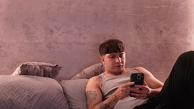 Nicky and Blake online show from November 12, 8:08 pm