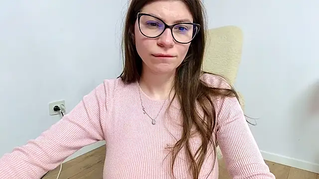 Jullyenn3 online show from March 20, 7:25 pm