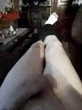 Snapshot of udoschreiber110265 chatting on January 6, 8:14 am udoschreiber110265 online show from January 6, 8:14 am