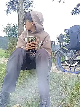 Snapshot of Cuervo_maniaco chatting on November 25, 3:01 pm Cuervo maniaco online show from November 25, 3:01 pm