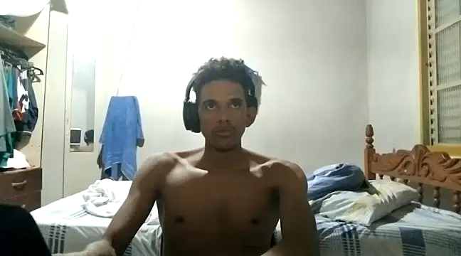 Snapshot of RenziTatte chatting on December 21, 12:09 am RenziTatte online show from December 21, 12:09 am