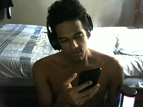 Snapshot of RenziTatte chatting on February 4, 1:06 pm RenziTatte online show from February 4, 1:06 pm