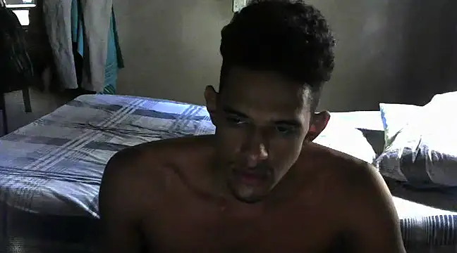 Snapshot of RenziTatte chatting on February 26, 8:54 pm RenziTatte online show from February 26, 8:54 pm