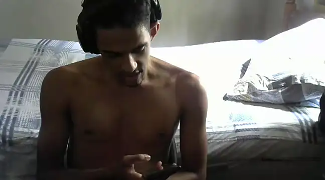 Snapshot of RenziTatte chatting on March 3, 3:09 pm RenziTatte online show from March 3, 3:09 pm