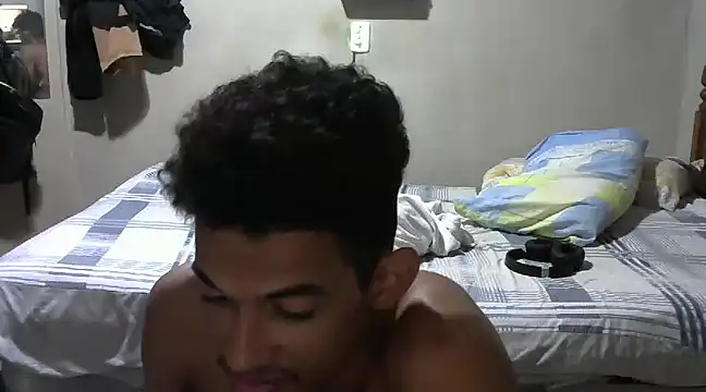 Snapshot of RenziTatte chatting on March 5, 4:45 am RenziTatte online show from March 5, 4:45 am