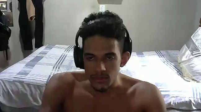 Snapshot of RenziTatte chatting on March 5, 5:29 pm RenziTatte online show from March 5, 5:29 pm