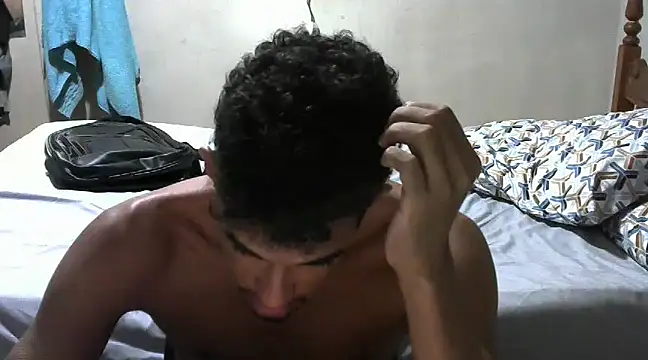 Snapshot of RenziTatte chatting on March 8, 1:39 am RenziTatte online show from March 8, 1:39 am