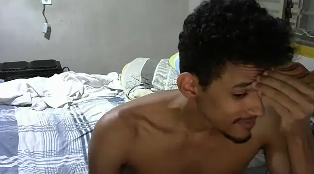 Snapshot of RenziTatte chatting on March 21, 2:50 am RenziTatte online show from March 21, 2:50 am