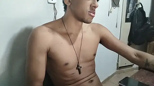 Snapshot of RenziTatte chatting on November 5, 2:11 am RenziTatte online show from November 5, 2:11 am