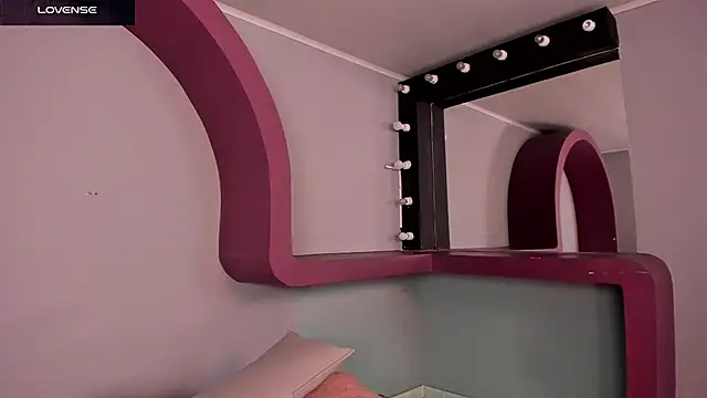 Snapshot of morganlake_ chatting on November 27, 3:52 am morganlake online show from November 27, 3:52 am