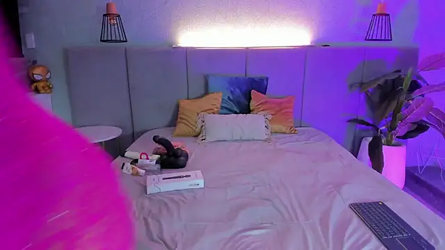 Annie-Wolf online show from March 13, 8:43 pm