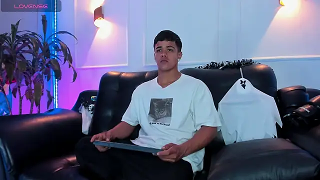 Rob saenz  online show from October 30, 1:56 pm