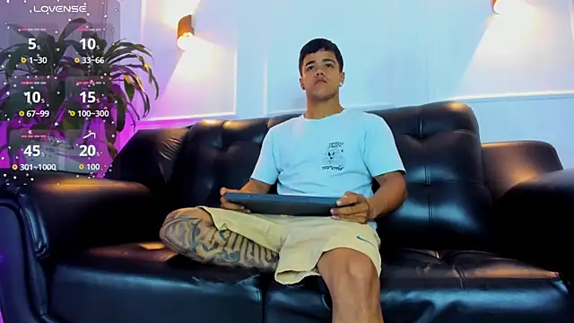 Rob saenz  online show from November 4, 11:31 am