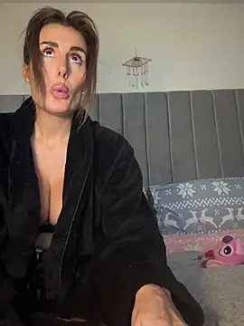 Snapshot of UKSYDNEYFOX chatting on March 5, 3:07 pm UKSYDNEYFOX online show from March 5, 3:07 pm