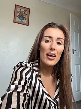 Snapshot of UKSYDNEYFOX chatting on March 8, 9:17 am UKSYDNEYFOX online show from March 8, 9:17 am