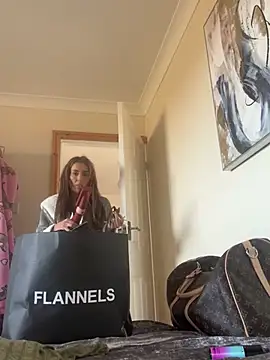 Snapshot of UKSYDNEYFOX chatting on March 14, 12:51 pm UKSYDNEYFOX online show from March 14, 12:51 pm