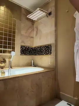 Snapshot of UKSYDNEYFOX chatting on March 20, 6:53 pm UKSYDNEYFOX online show from March 20, 6:53 pm