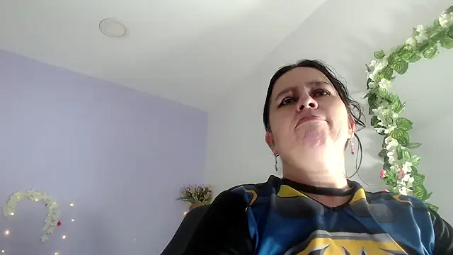 victoria jones online show from February 5, 10:01 pm