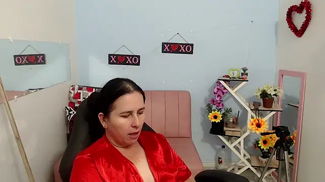 victoria jones online show from October 3, 4:15 pm