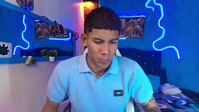 Snapshot of Damian_latinxxx chatting on January 28, 2:32 am Damian latinxxx online show from January 28, 2:32 am