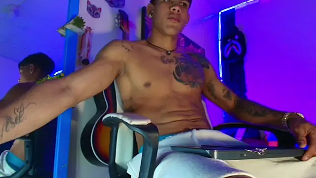 Snapshot of Damian_latinxxx chatting on January 30, 6:13 am Damian latinxxx online show from January 30, 6:13 am