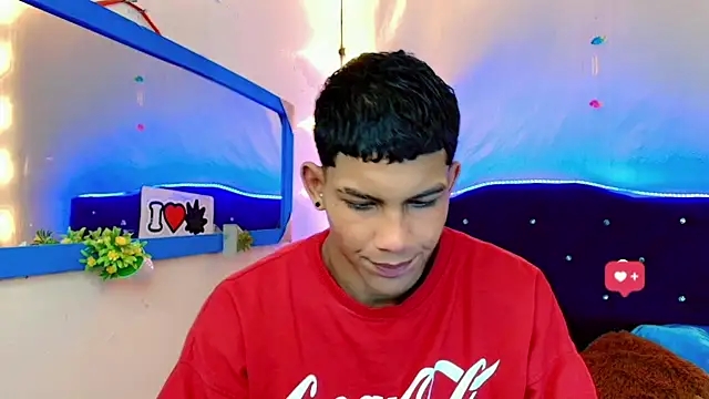 Snapshot of Damian_latinxxx chatting on February 9, 5:29 am Damian latinxxx online show from February 9, 5:29 am