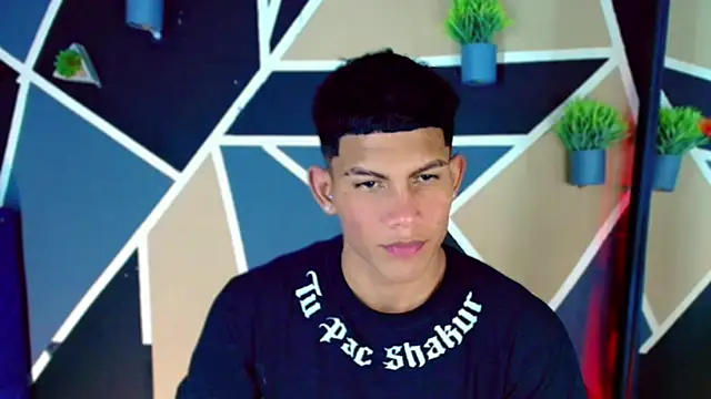 Snapshot of Damian_latinxxx chatting on February 23, 2:29 am Damian latinxxx online show from February 23, 2:29 am