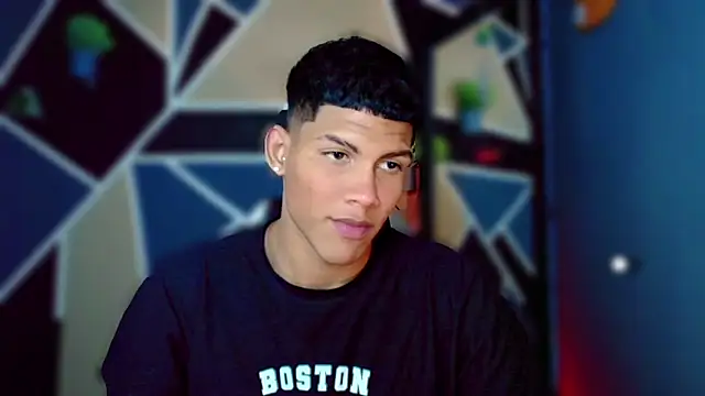 Snapshot of Damian_latinxxx chatting on February 23, 5:34 am Damian latinxxx online show from February 23, 5:34 am