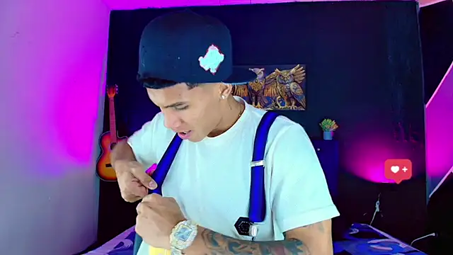 Snapshot of Damian_latinxxx chatting on February 26, 2:59 am Damian latinxxx online show from February 26, 2:59 am