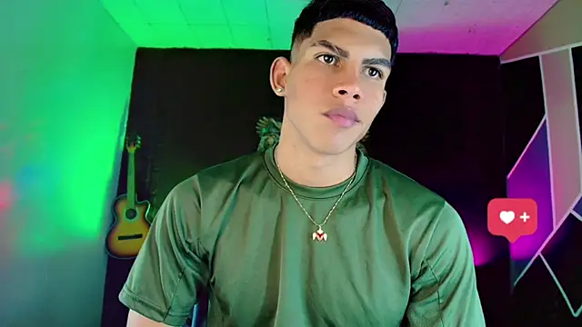 Snapshot of Damian_latinxxx chatting on February 27, 2:53 am Damian latinxxx online show from February 27, 2:53 am