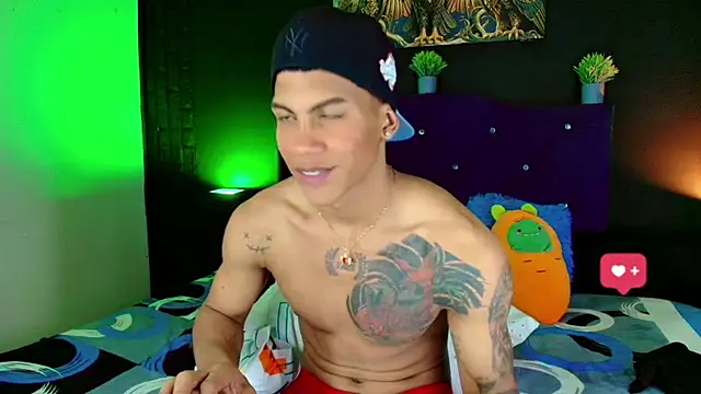 Snapshot of Damian_latinxxx chatting on February 28, 9:15 am Damian latinxxx online show from February 28, 9:15 am