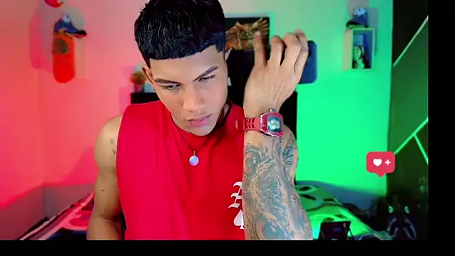 Snapshot of Damian_latinxxx chatting on March 9, 3:01 am Damian latinxxx online show from March 9, 3:01 am