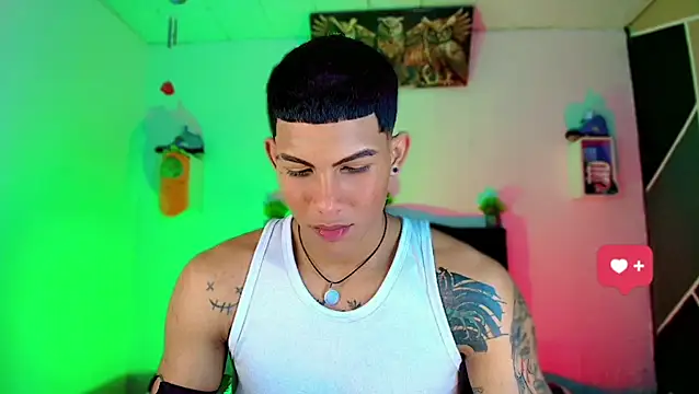 Snapshot of Damian_latinxxx chatting on March 11, 6:21 am Damian latinxxx online show from March 11, 6:21 am