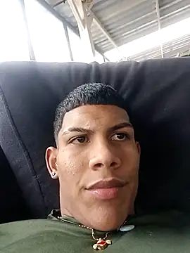 Snapshot of Damian_latinxxx chatting on March 12, 12:15 pm Damian latinxxx online show from March 12, 12:15 pm