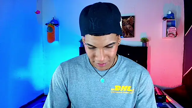 Snapshot of Damian_latinxxx chatting on March 13, 6:05 am Damian latinxxx online show from March 13, 6:05 am