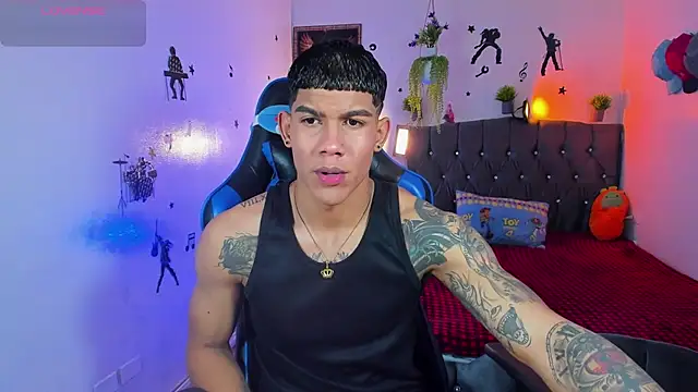 Snapshot of Damian_latinxxx chatting on September 20, 2:12 am Damian latinxxx online show from September 20, 2:12 am